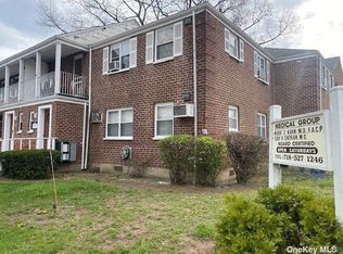 131-77 234th St, Rosedale, NY 11422