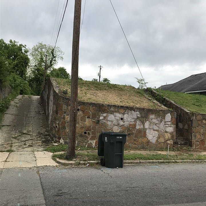 1st image of 520 W 31st St
