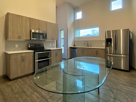 2nd image of 134 Ohana Ct