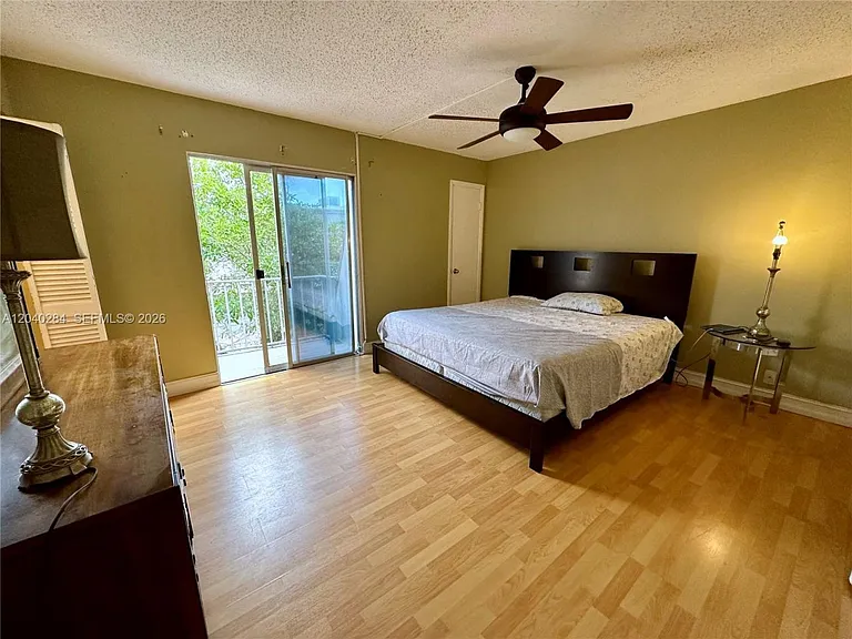 1100 SE 4th Ave #32 — Photo 5