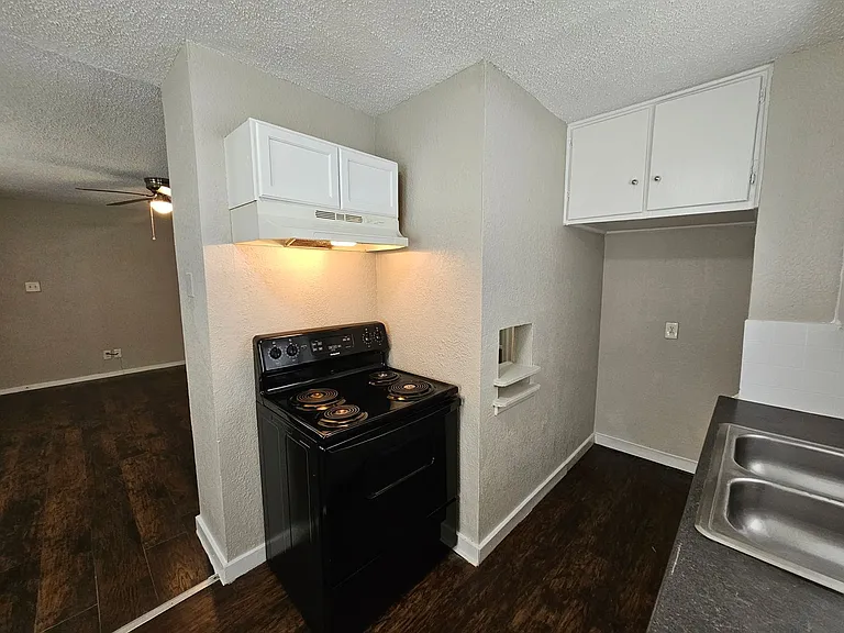 6403 Hollis Ave — Photo 5