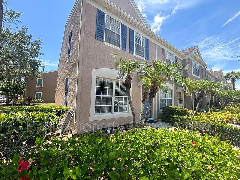 2 bed, 1.5 bath, 1184 sqft, $1,975 — Photo 2