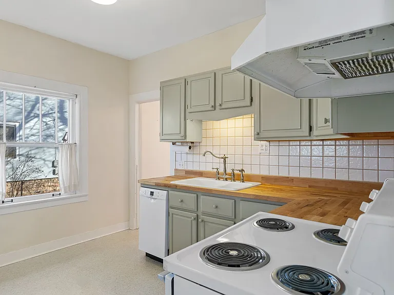 416 E Espanola St — Photo 10