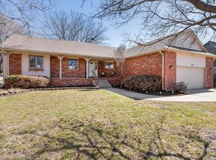 122 Dogwood Ct, Andover, KS 67002