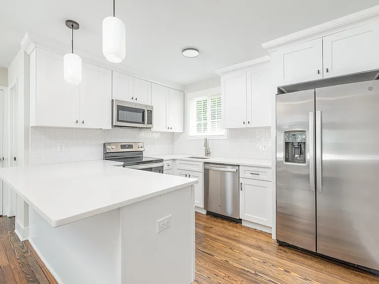 435 Wake St — Photo 12