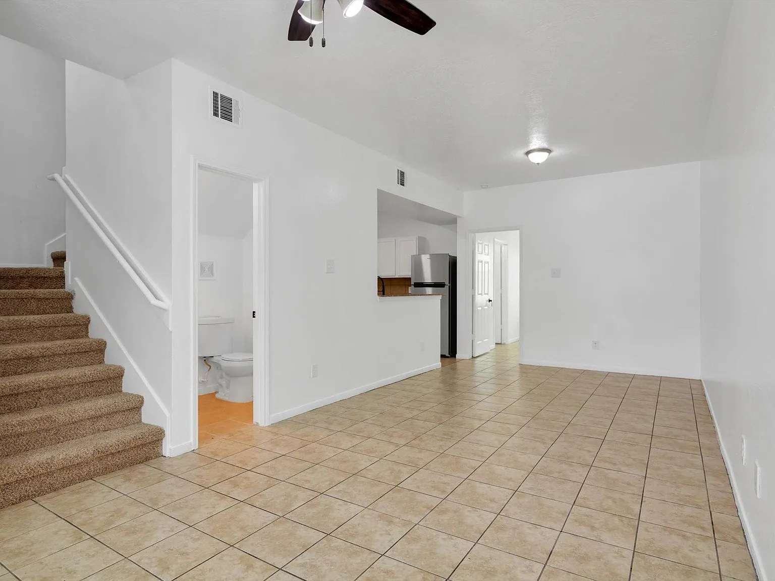 4 bed, 2.5 bath, 1500 sqft, $1,500 — Photo 4