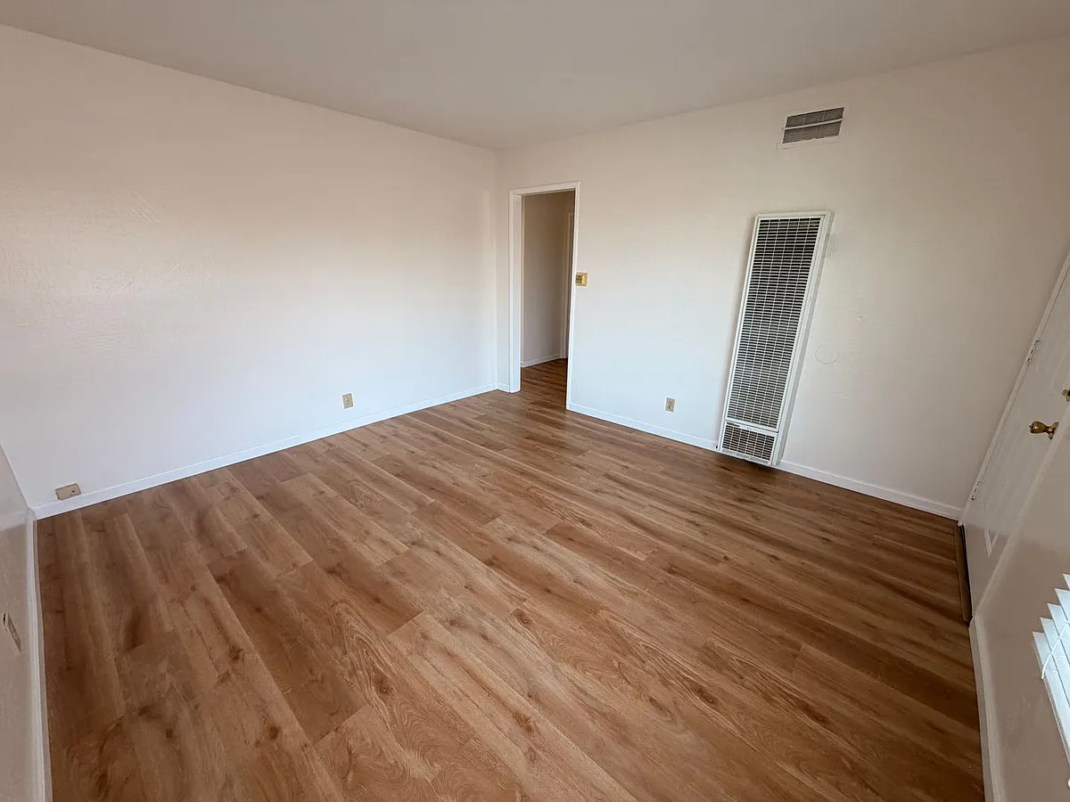 Building Photo - 1229 4th St
