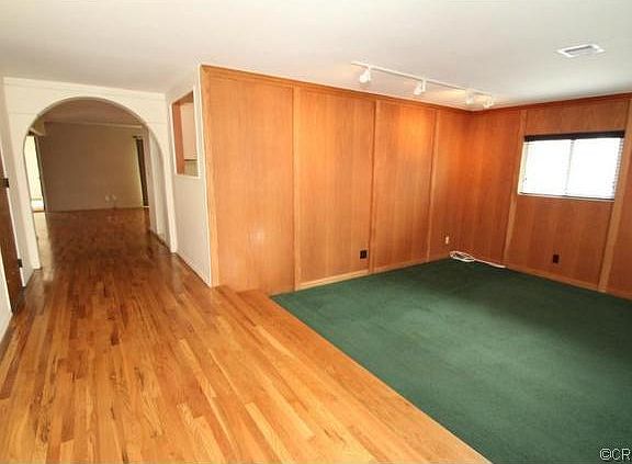 2nd image of 3484 Farnham Ave