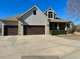 1715 Allegheny Cir, Grand Island, NE 68801