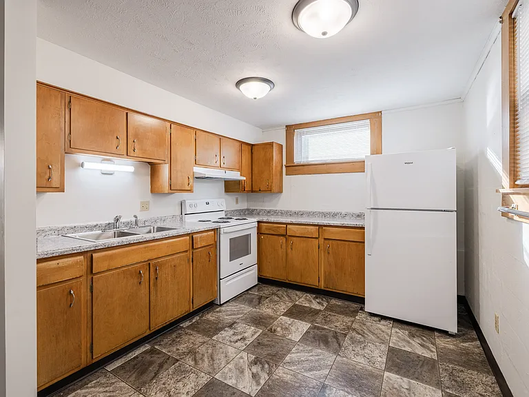2208 N Cotner Blvd #2 — Photo 8