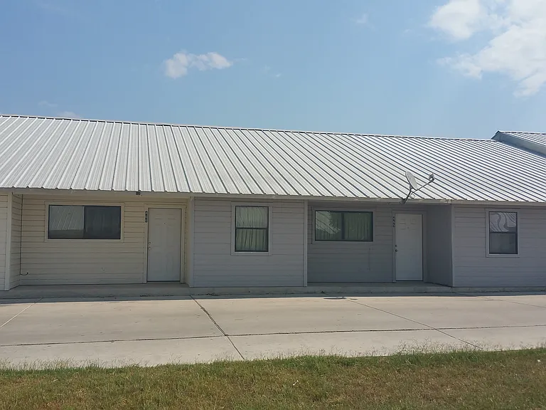 Comal Apartments — Photo 7