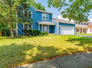 29 N Walnut Ct, Streamwood, IL 60107