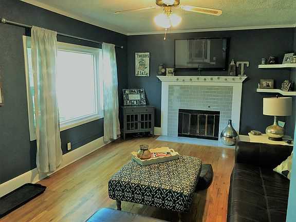 3rd image of 2140 College Ave SE