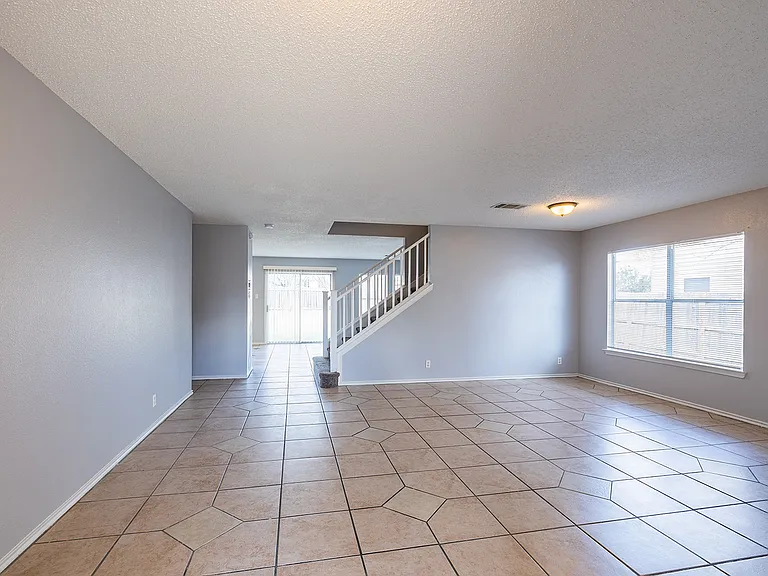 1240 Dexford Dr — Photo 8