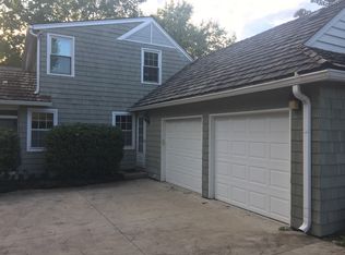 3501 W 103rd St, Leawood, KS 66206