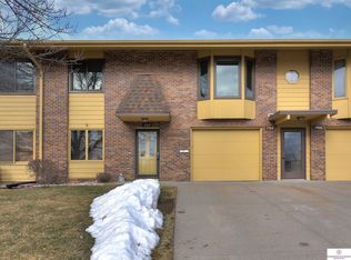 7914 Park Dr, Ralston, NE 68127