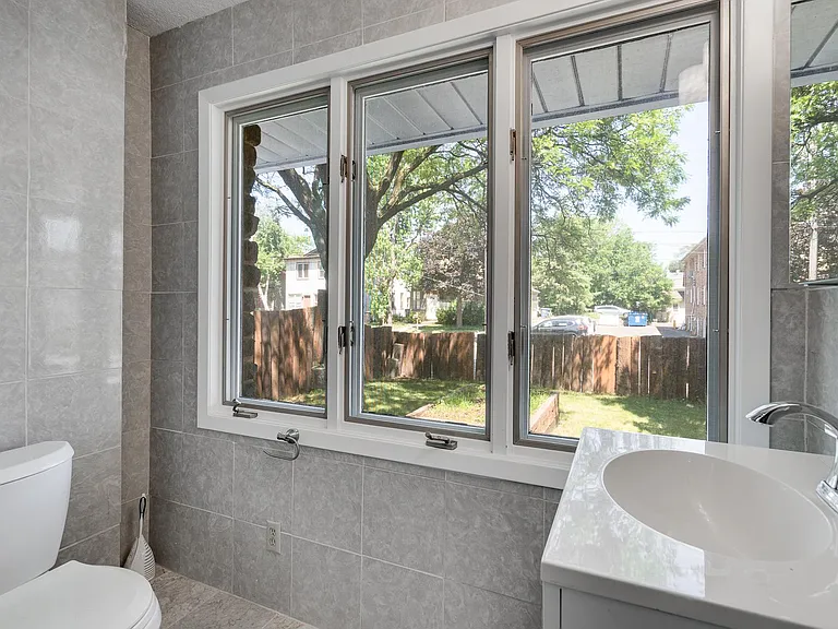 2422 Howard St NE #1 — Photo 15
