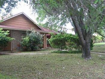 2nd image of 1424 W Braker Ln #B