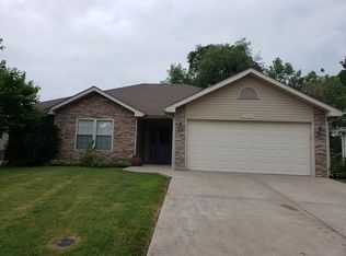 3901 Arctic Fox Dr, Columbia, MO 65202
