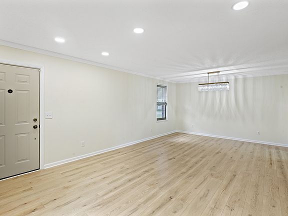 All brand new flooring, paint, and fixtures!