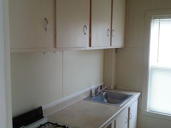2nd image of 150-152 Sayles Ave Unit 1
