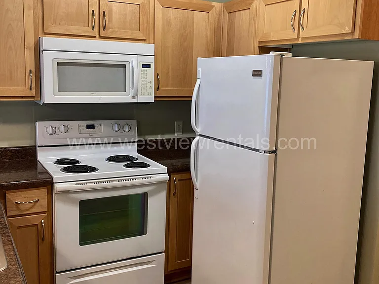 200 E Maple St — Photo 24