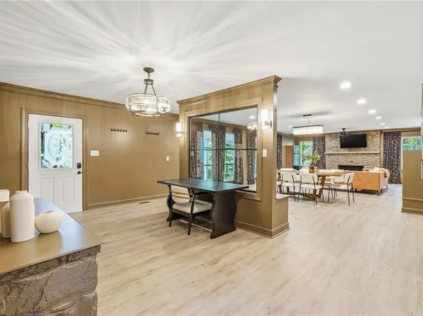 3304 New Walkertown Rd, Winston Salem, NC 27105