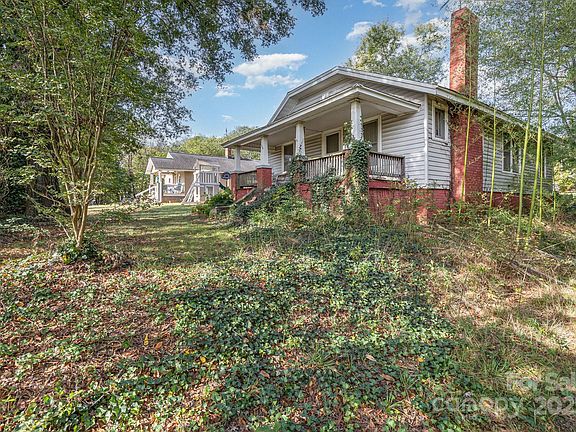 3rd image of 114 Bristol Dr