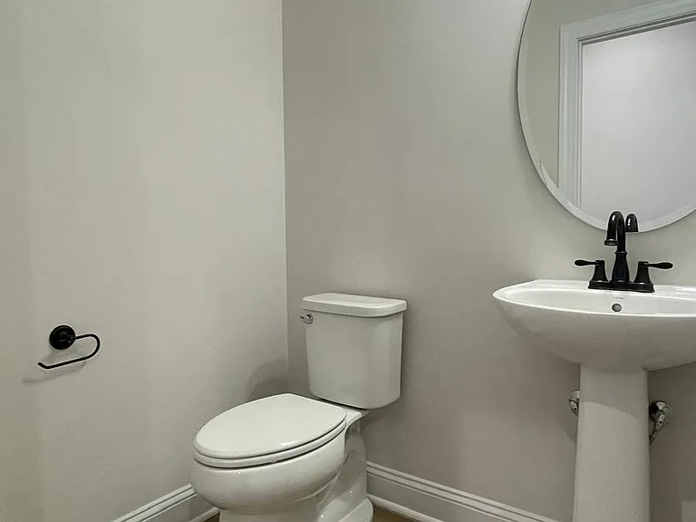 4006 Varick St — Photo 29