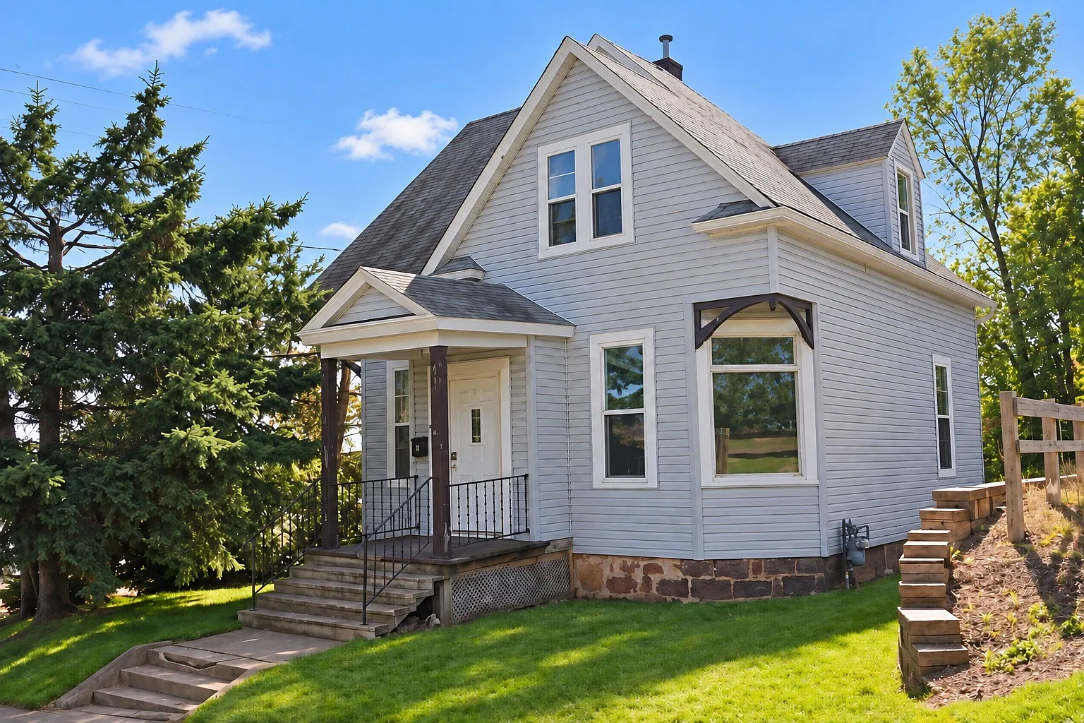 417 N 8th Ave E - 1 — Photo 1