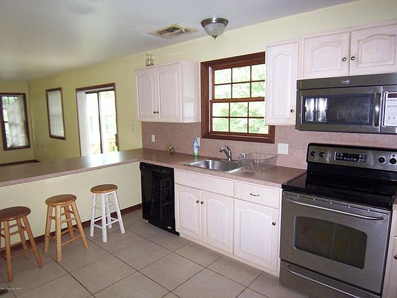 3rd image of 104 Prairie Ln