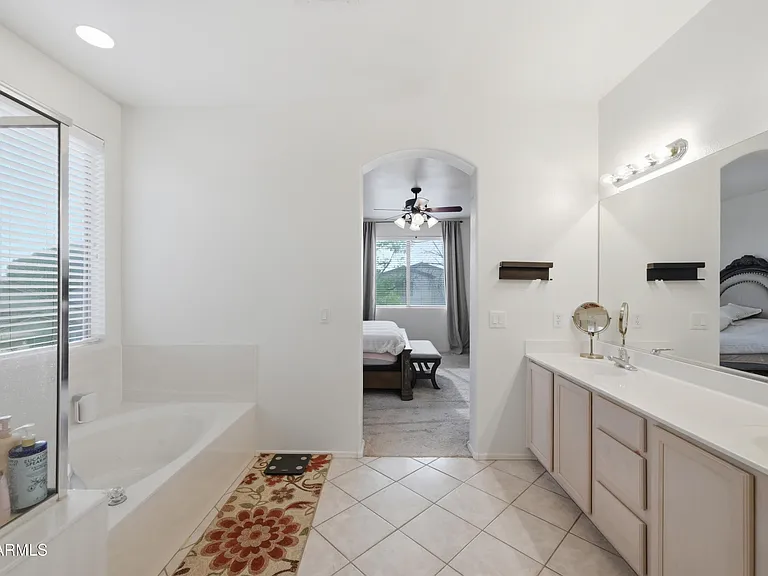 374 N Scott Dr — Photo 18