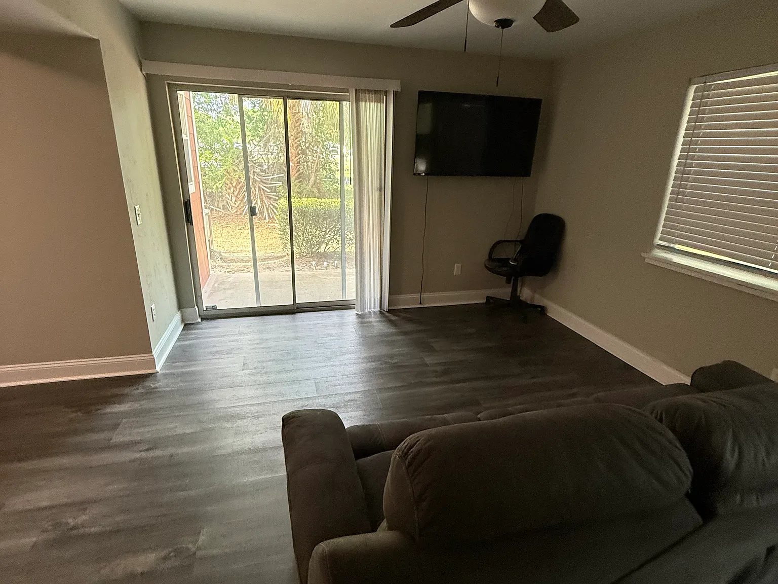 2360 SW Archer Rd — Photo 2