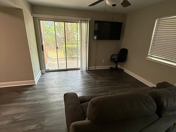 2nd image of 2360 SW Archer Rd APT 1103