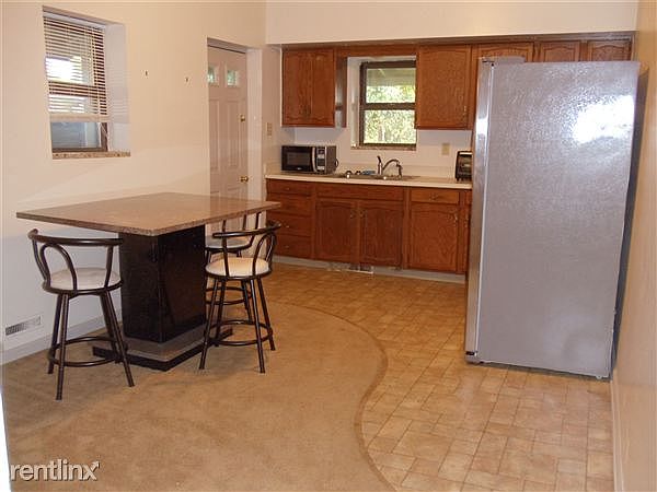 Kitchen with Granite Table