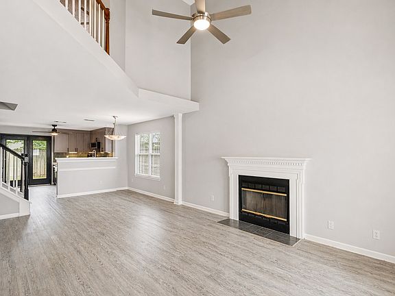 3rd image of 902 Idlewild Ct
