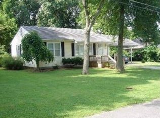 2566 E Linwood Dr, Springfield, MO 65804