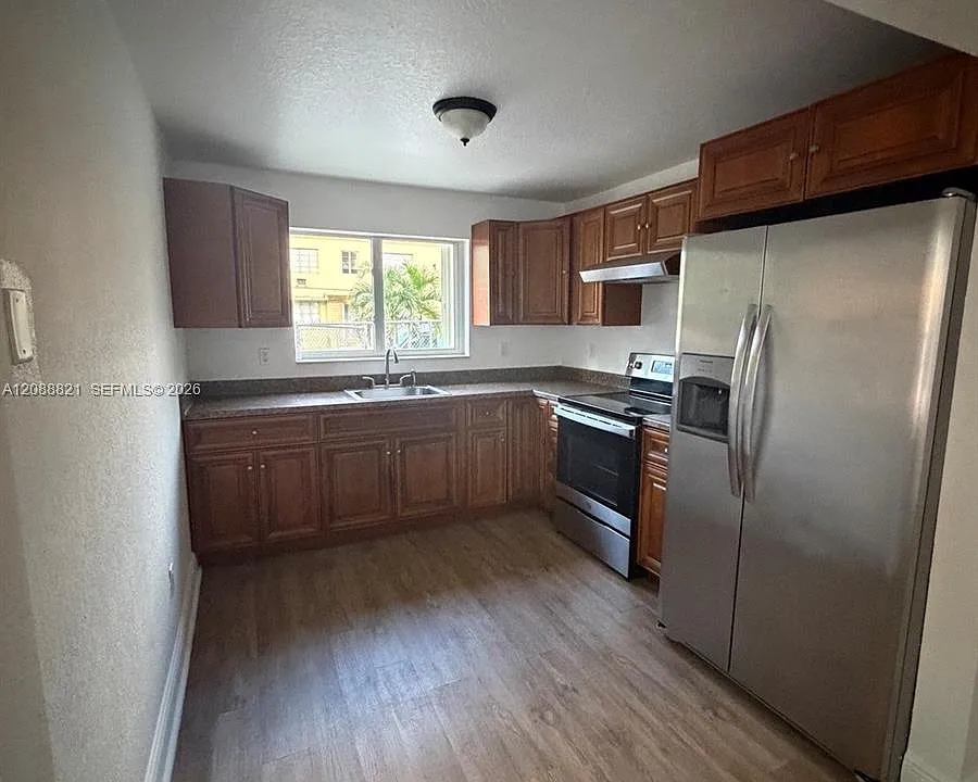 220 NW 7th Ave #1