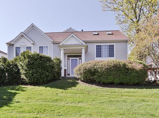 2232 Dawson Ln #2232, Algonquin, IL 60102