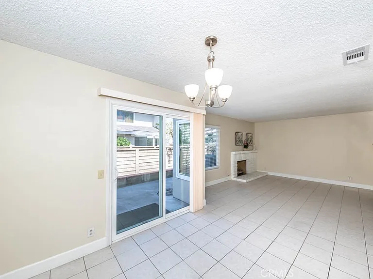21 Ashbrook #102 — Photo 15