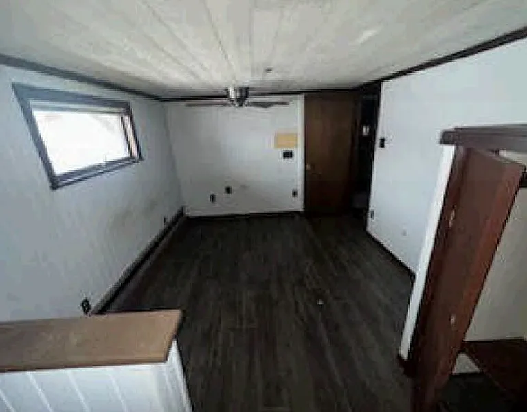 Thumbnail 11