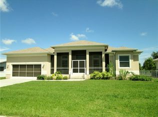 69 Annapolis Ln, Rotonda West, FL 33947