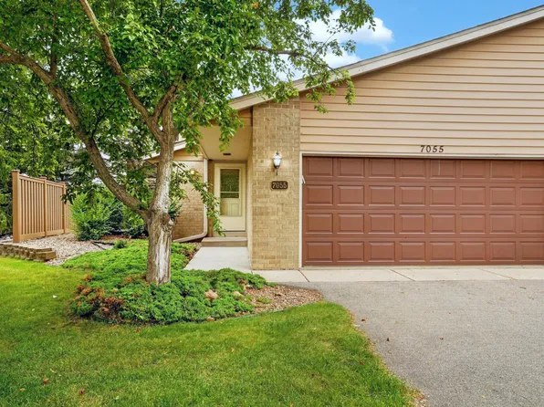 7055 Robinwood Trl, Woodbury, MN 55125