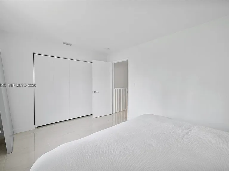 421 SW 3rd St #16 — Photo 12
