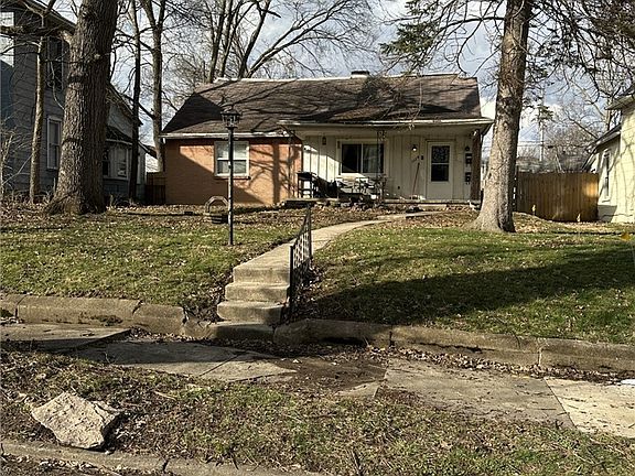 2nd image of 1124 W Mulberry St