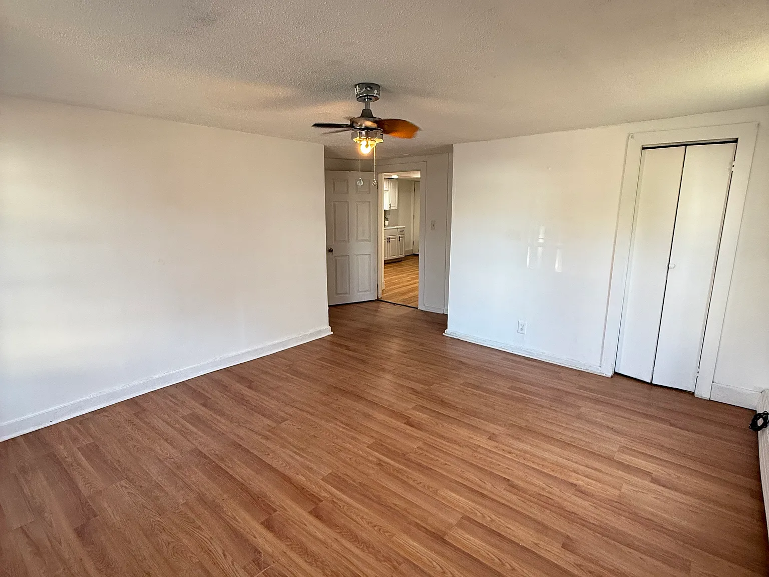 2 bed, 900 sqft, $2,000 — Photo 3