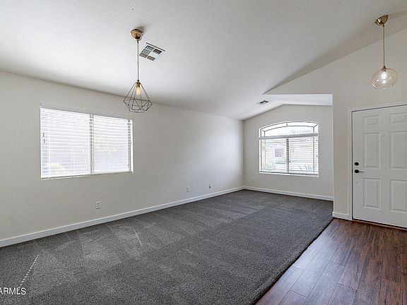 4th image of 278 W Hawthorne Drive