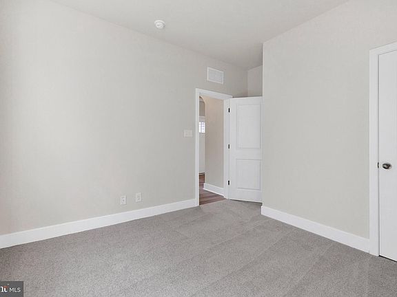 3rd image of 29023 Eastmeadow Rd