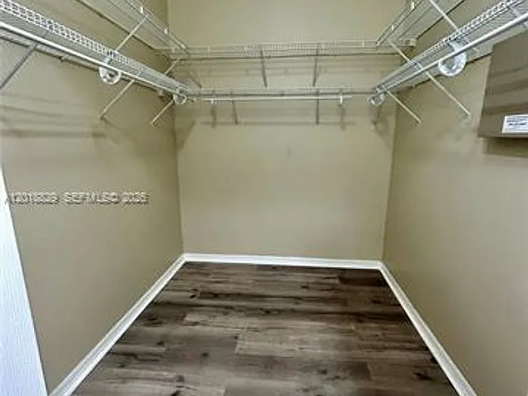 607 NE 35th Ave #607 — Photo 22