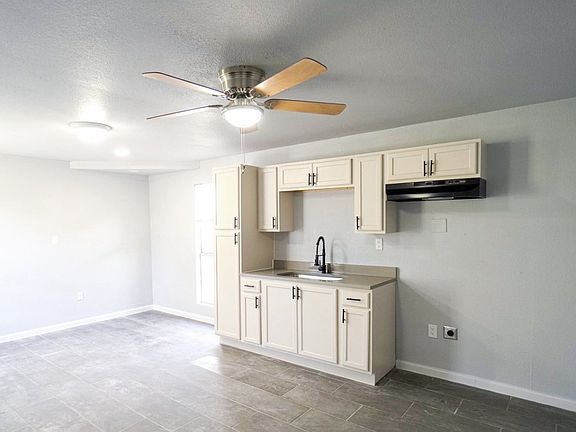 5th image of 1139 1/2 Morales St